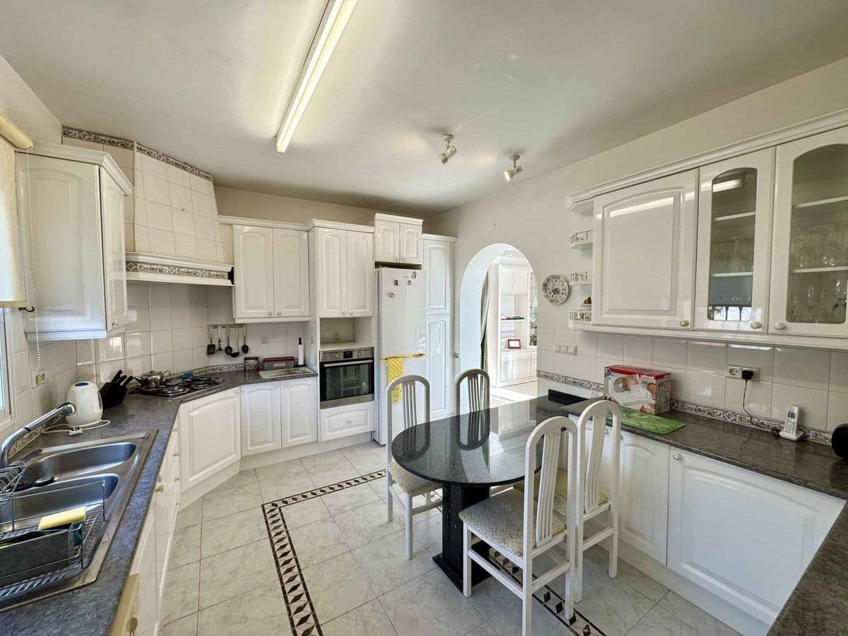 Chalet de 3 habitaciones en Mijas en venta con piscina garaje - 749.000 € (Ref: 9406002)