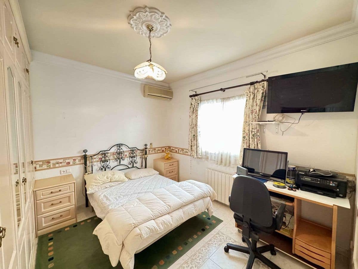 Chalet de 3 habitaciones en Mijas en venta con piscina garaje - 749.000 € (Ref: 9406002)