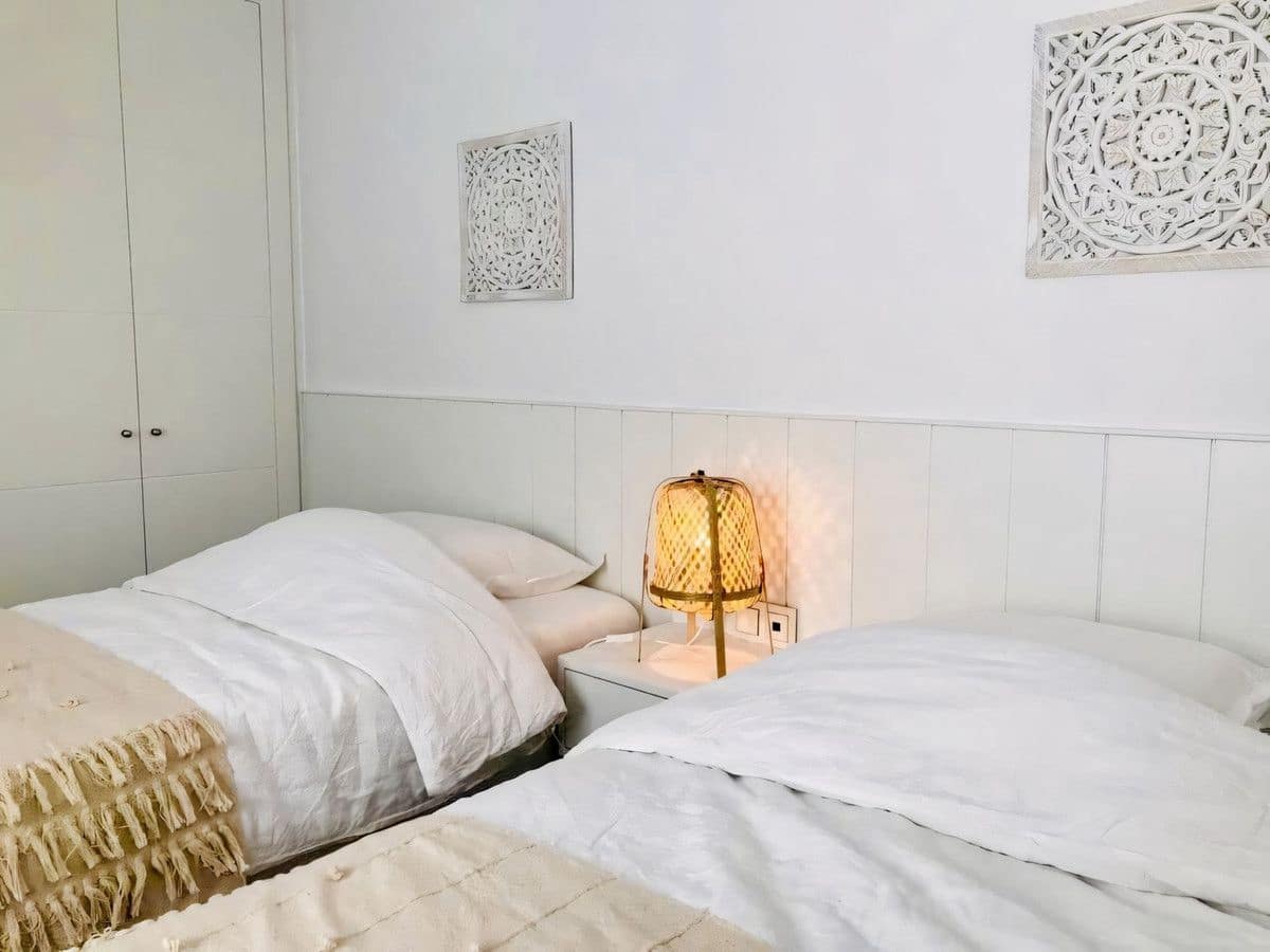 Apartamento de 2 habitaciones en Casares en venta con piscina garaje - 577.500 € (Ref: 9406003)