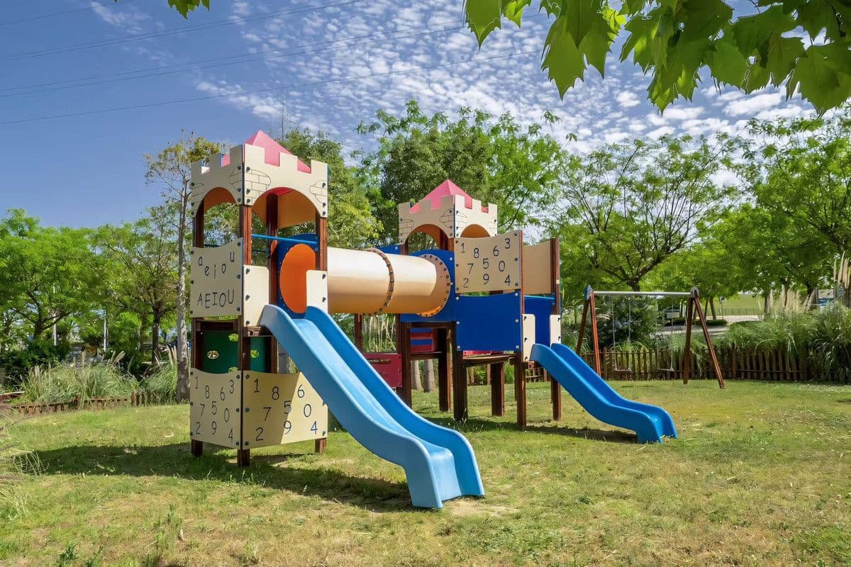 Apartamento de 2 habitaciones en Casares en venta con piscina garaje - 577.500 € (Ref: 9406003)