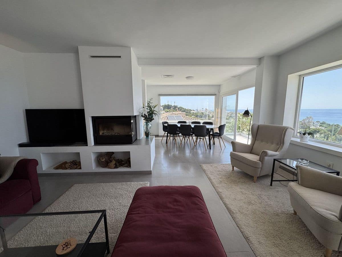 4 makuuhuone Huvila myytävänä paikassa Mijas mukana uima-altaan 
autotalli - 1 750 000 € (Ref: 9406004)