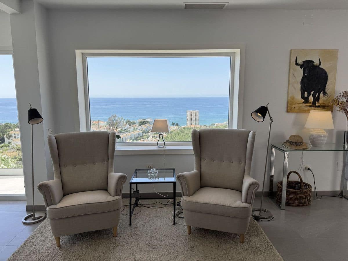 4 makuuhuone Huvila myytävänä paikassa Mijas mukana uima-altaan 
autotalli - 1 750 000 € (Ref: 9406004)