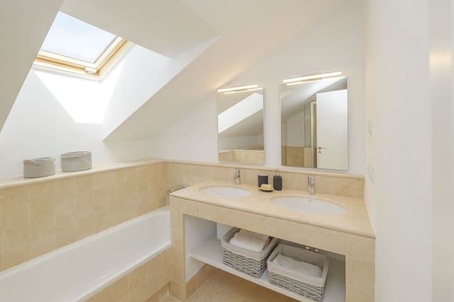 4 soveværelse Byhus til salg i Arroyo de la Miel, Benalmádena med swimmingpool garage - € 940.000 (Ref: 9406007)