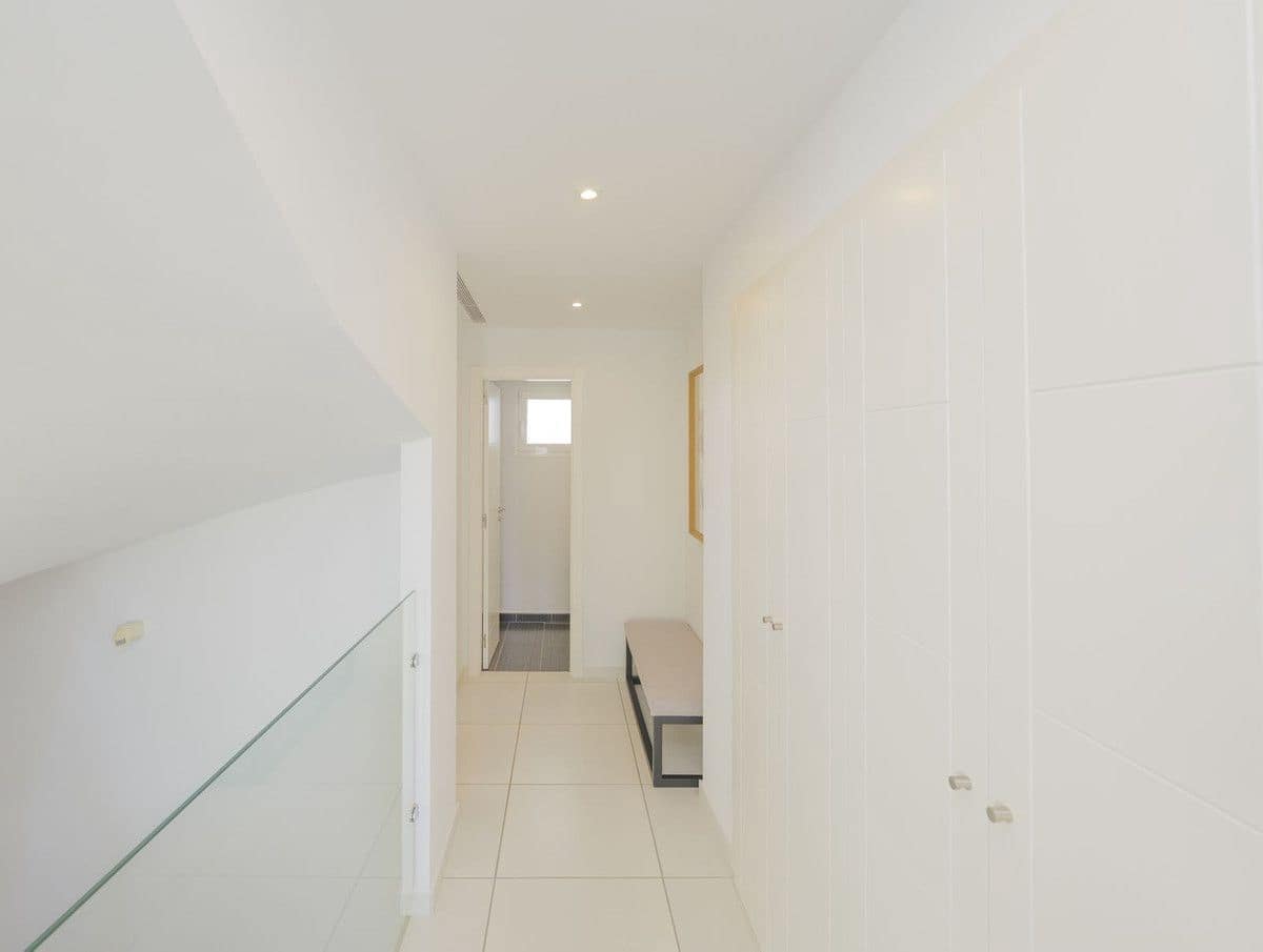 4 soverom Hus til salgs i Benalmadena med svømmebasseng garasje - € 940 000 (Ref: 9406007)