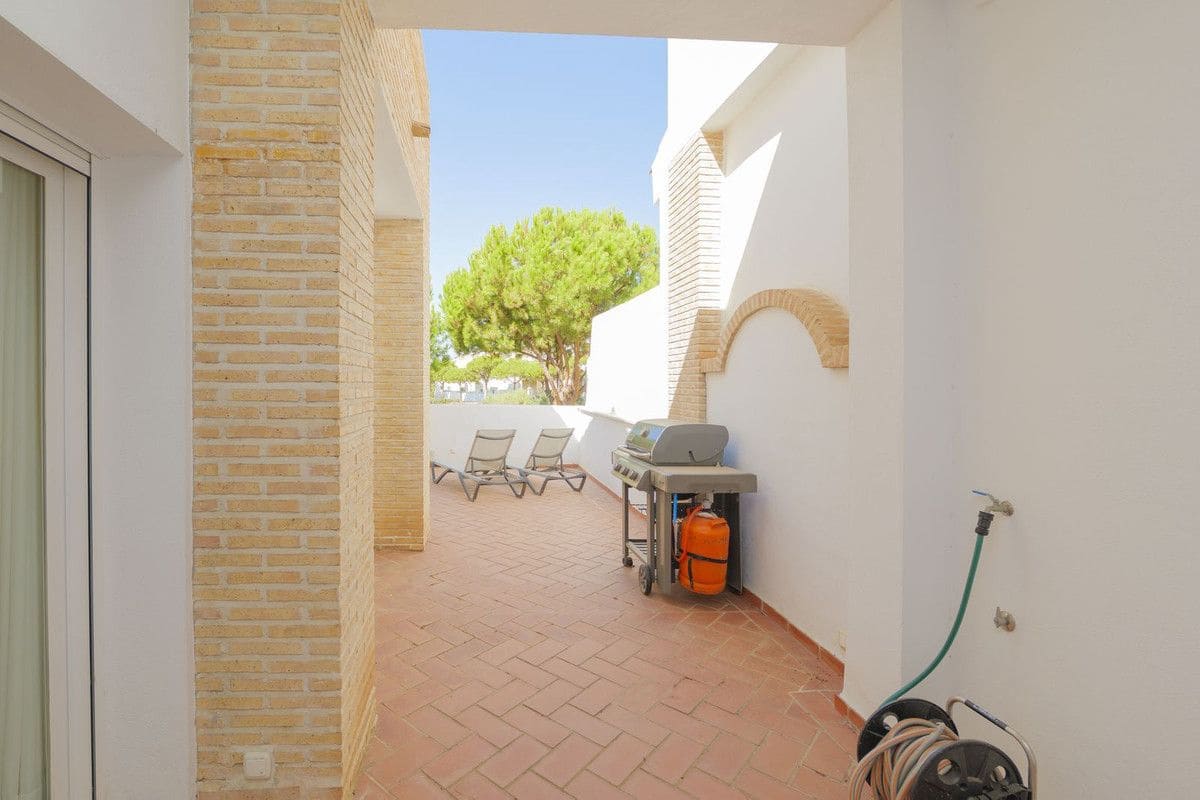 4 soverom Hus til salgs i Benalmadena med svømmebasseng garasje - € 940 000 (Ref: 9406007)