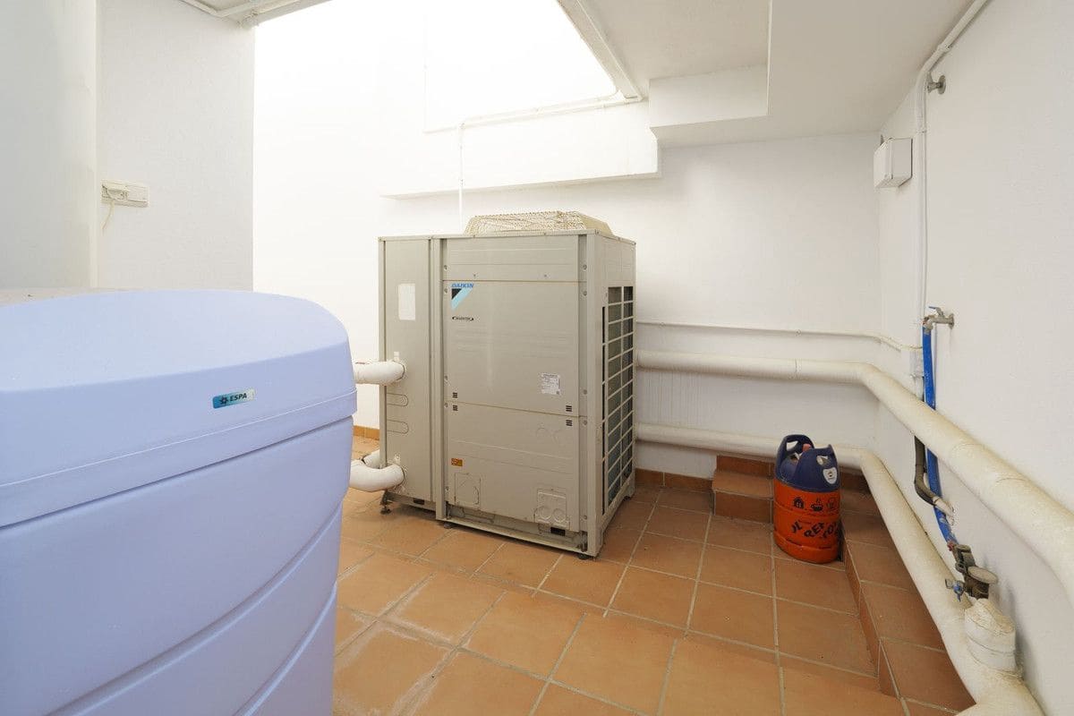 4 soverom Hus til salgs i Benalmadena med svømmebasseng garasje - € 940 000 (Ref: 9406007)