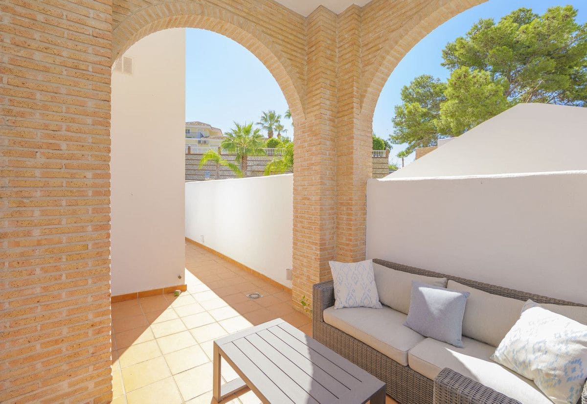 4 soverom Hus til salgs i Benalmadena med svømmebasseng garasje - € 940 000 (Ref: 9406007)