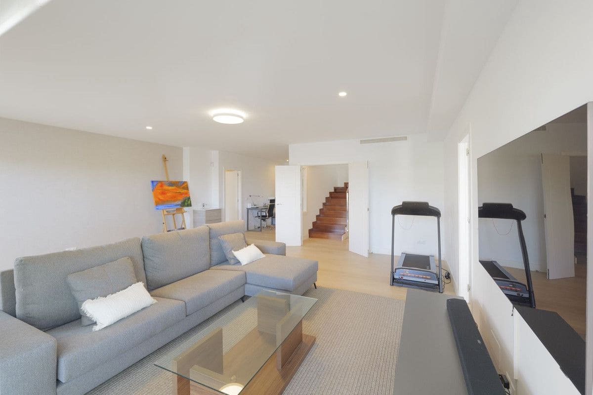 4 soverom Hus til salgs i Benalmadena med svømmebasseng garasje - € 940 000 (Ref: 9406007)