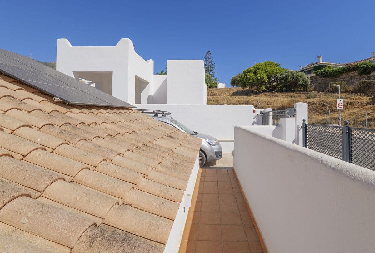 4 soverom Hus til salgs i Benalmadena med svømmebasseng garasje - € 940 000 (Ref: 9406007)