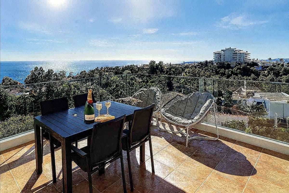 3 sypialnia Willa na sprzedaż w Fuengirola z basenem garażem - 1 200 000 € (Ref: 9406008)