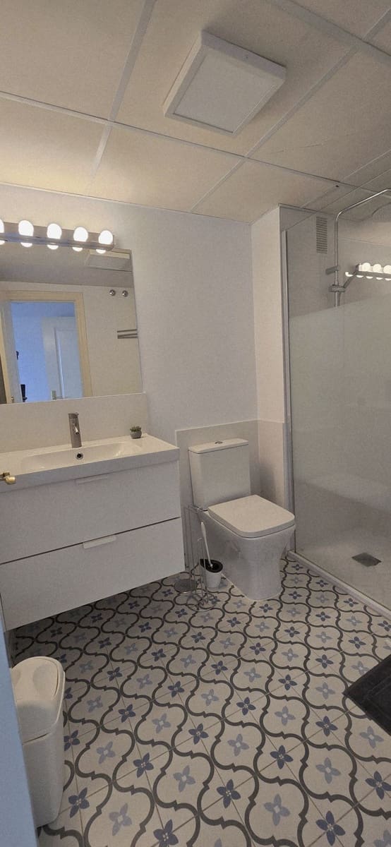 2 soveværelse Strandlejlighed til salg i Fuengirola med swimmingpool garage - € 398.000 (Ref: 9406012)