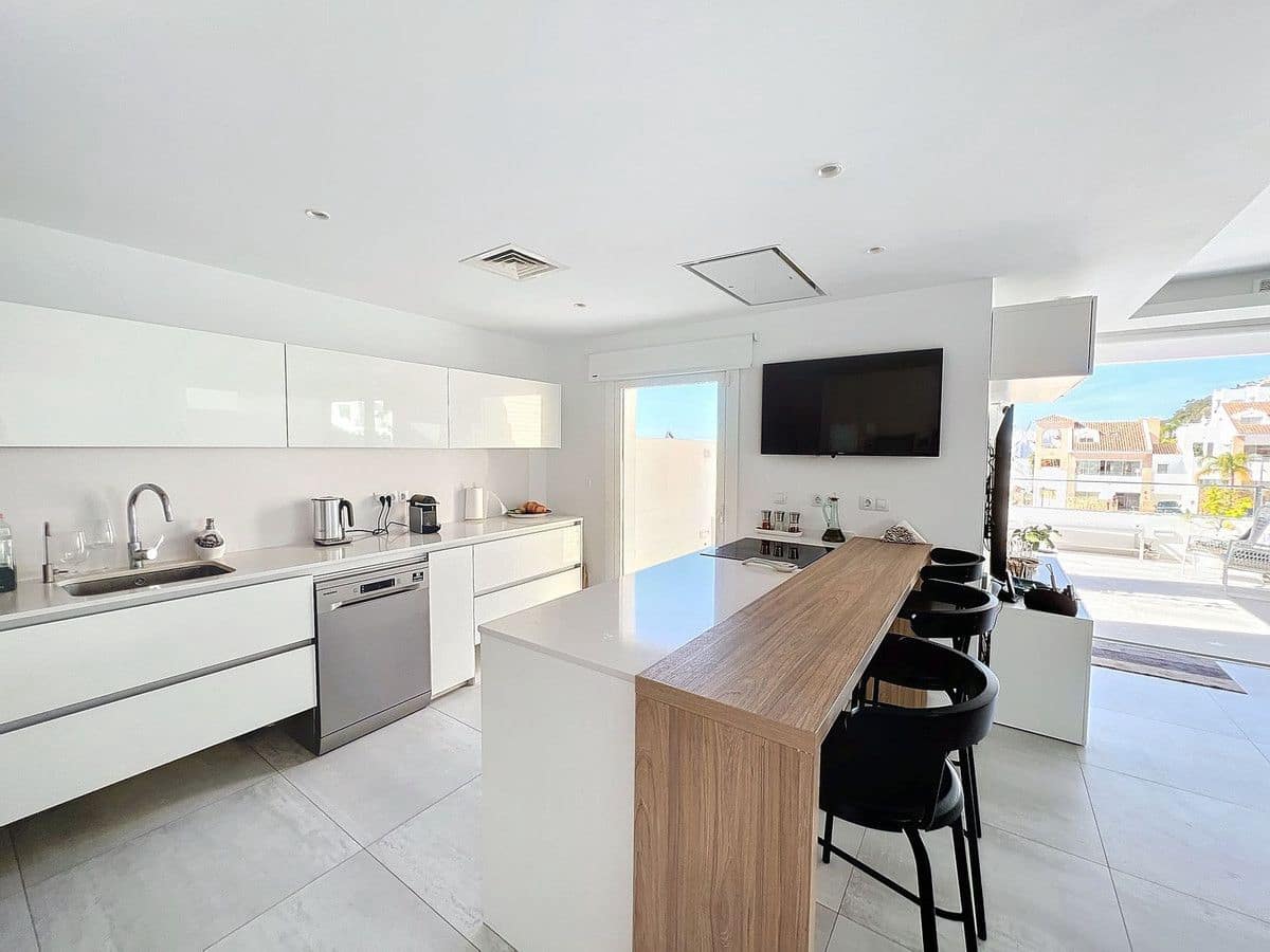 3 chambre Maison de Ville à vendre à Benalmadena avec piscine garage - 1 200 000 € (Ref: 9406015)