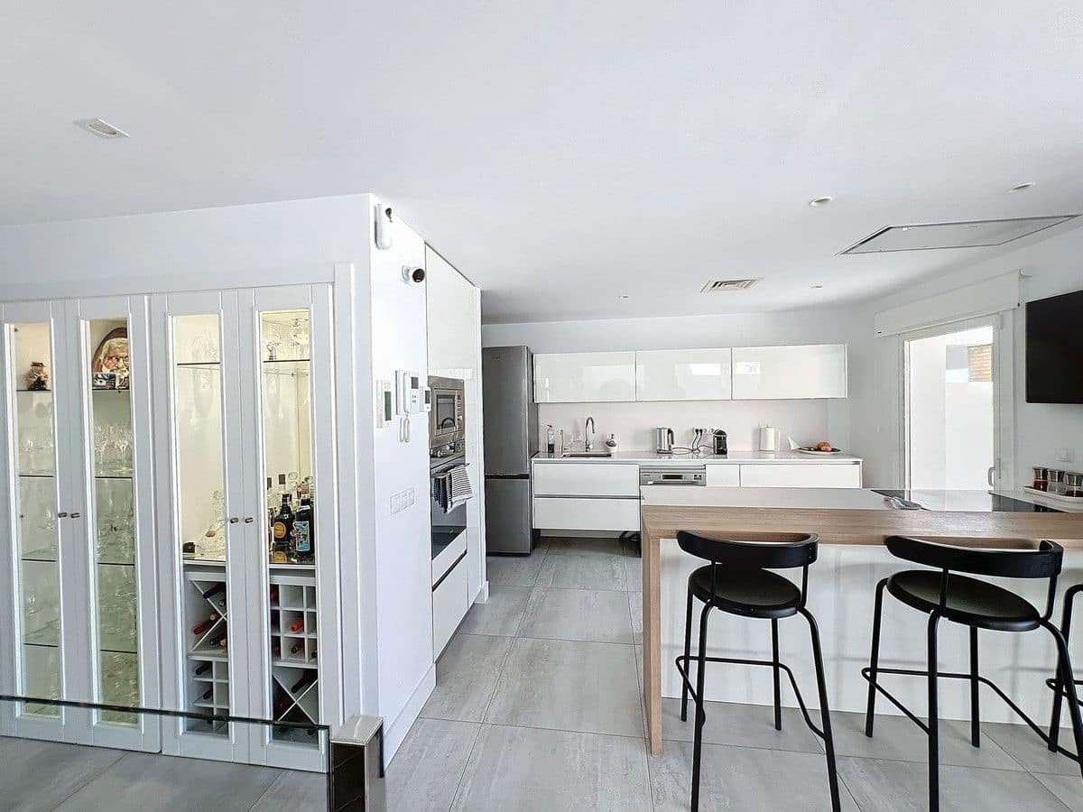 3 chambre Maison de Ville à vendre à Benalmadena avec piscine garage - 1 200 000 € (Ref: 9406015)