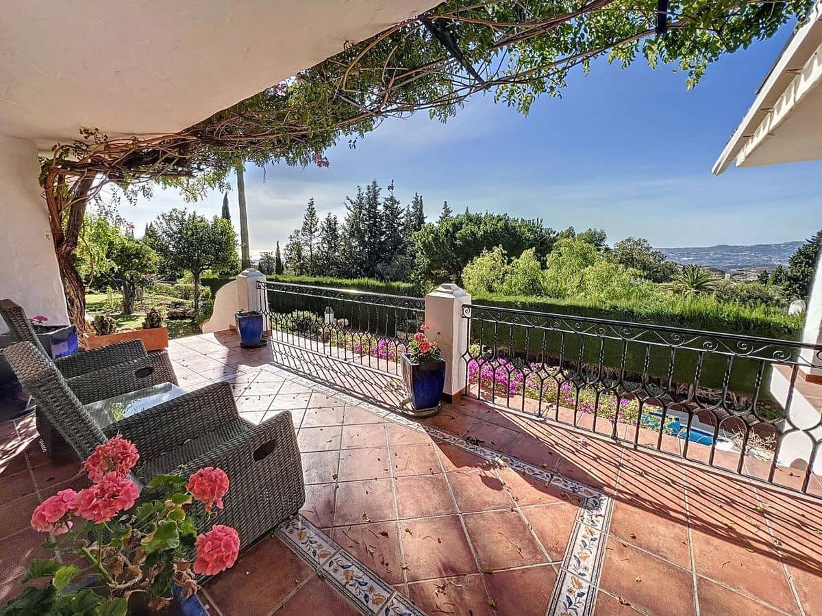4 soveværelse Villa til salg i Mijas med swimmingpool garage - € 1.475.000 (Ref: 9406017)