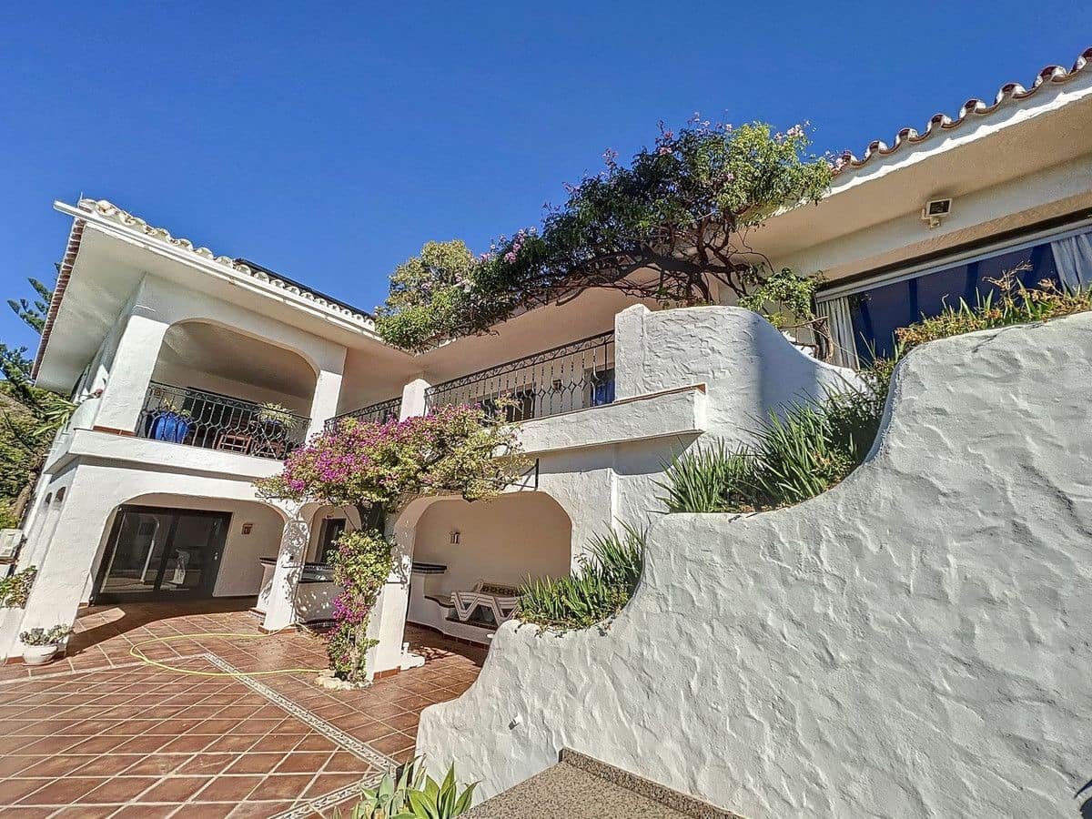 4 soveværelse Villa til salg i Mijas med swimmingpool garage - € 1.475.000 (Ref: 9406017)