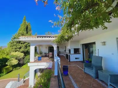 4 soveværelse Villa til salg i Mijas med swimmingpool garage - € 1.475.000 (Ref: 9406017)