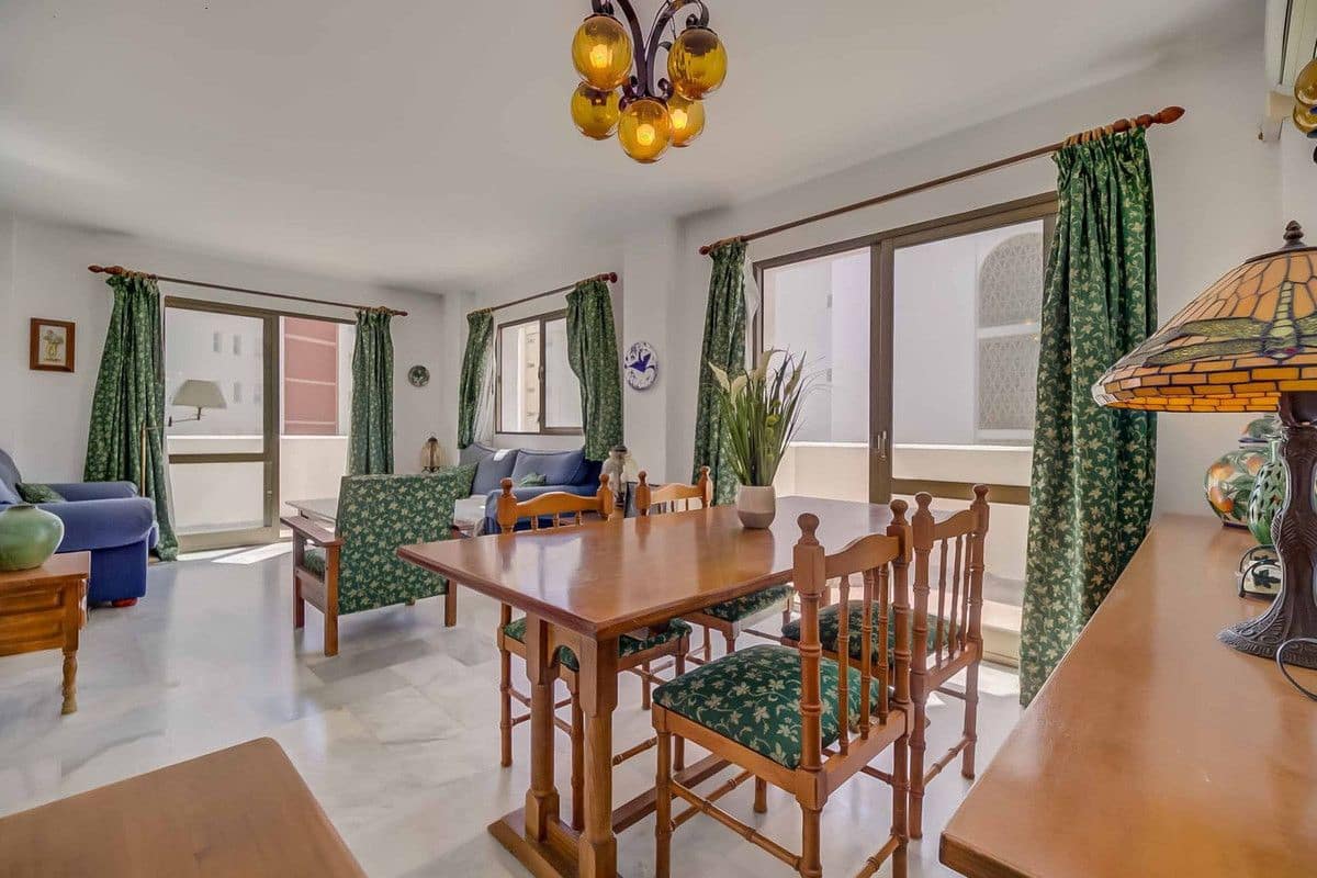 2 soveværelse Lejlighed til salg i Fuengirola med swimmingpool garage - € 395.000 (Ref: 9414903)