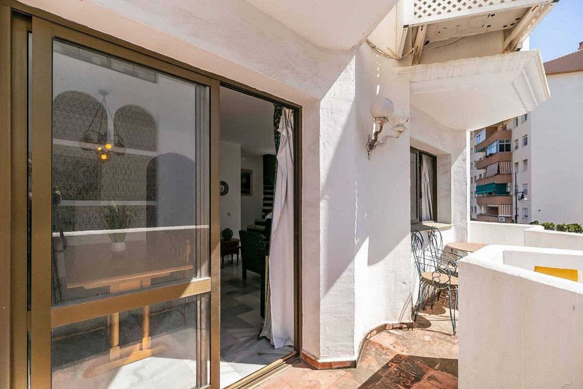 2 soveværelse Lejlighed til salg i Fuengirola med swimmingpool garage - € 395.000 (Ref: 9414903)