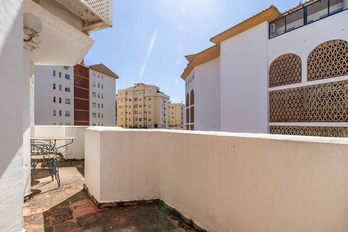 2 soveværelse Lejlighed til salg i Fuengirola med swimmingpool garage - € 395.000 (Ref: 9414903)