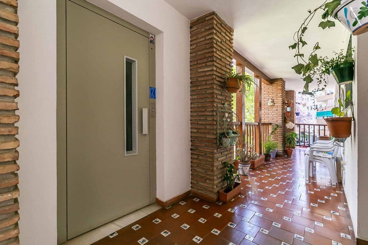 2 soveværelse Lejlighed til salg i Fuengirola med swimmingpool garage - € 395.000 (Ref: 9414903)