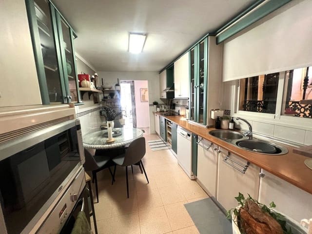 3 slaapkamer Flat te koop in Playa de los Boliches, Fuengirola met zwembad garage - € 439.000 (Ref: 9414905)