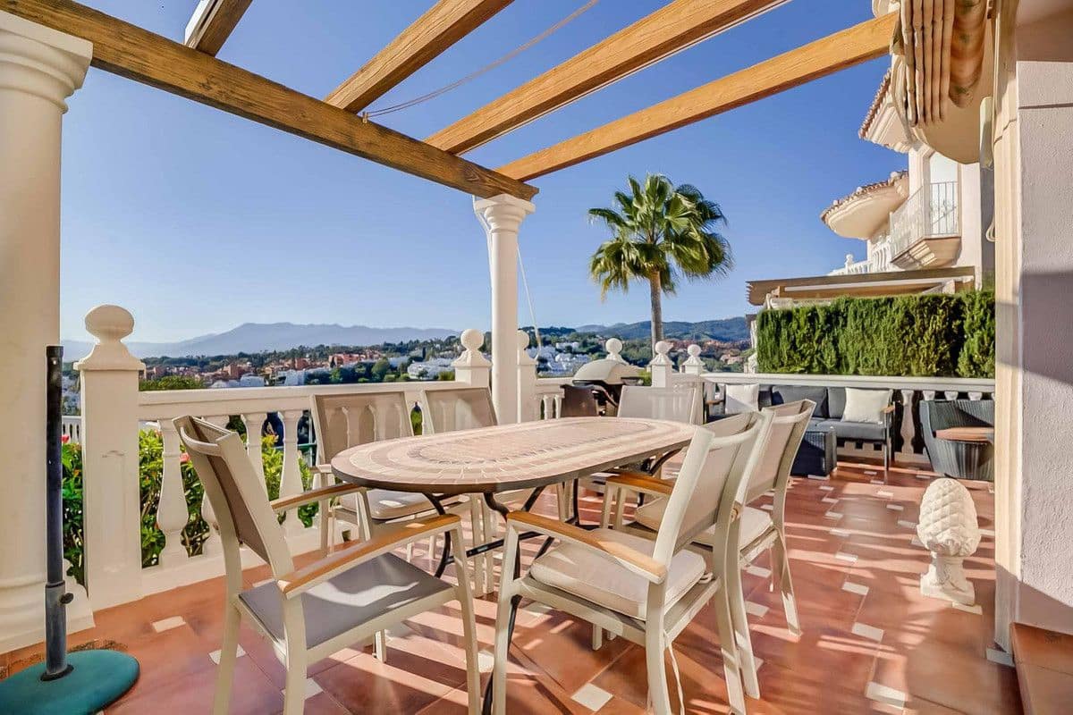 3 soverom Rekkehus til salgs i Marbella med svømmebasseng garasje - € 895 000 (Ref: 9414906)