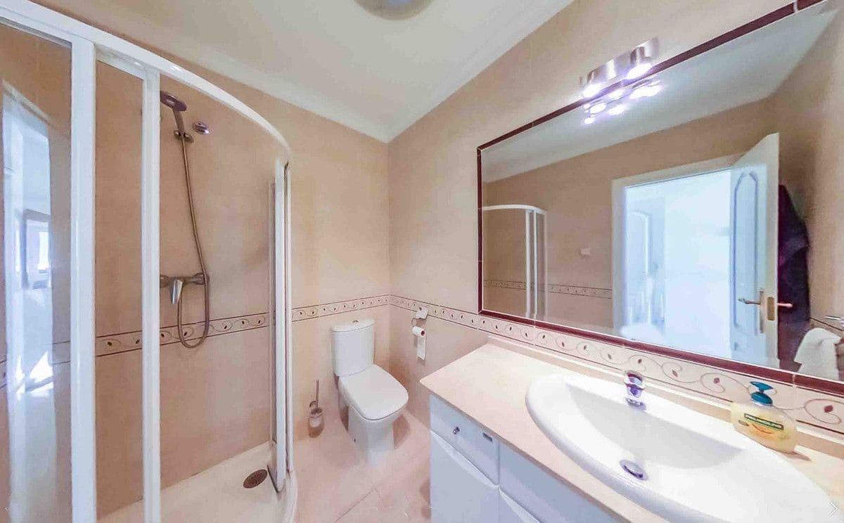 3 soverom Rekkehus til salgs i Marbella med svømmebasseng garasje - € 895 000 (Ref: 9414906)