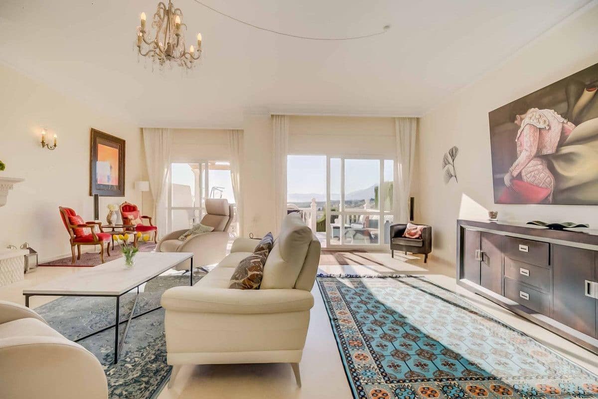 3 soverom Rekkehus til salgs i Marbella med svømmebasseng garasje - € 895 000 (Ref: 9414906)