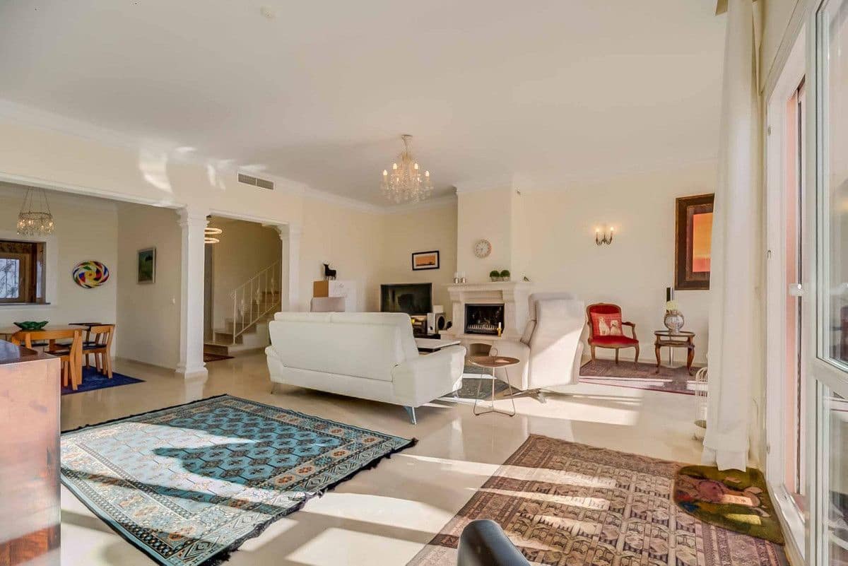 3 soverom Rekkehus til salgs i Marbella med svømmebasseng garasje - € 895 000 (Ref: 9414906)