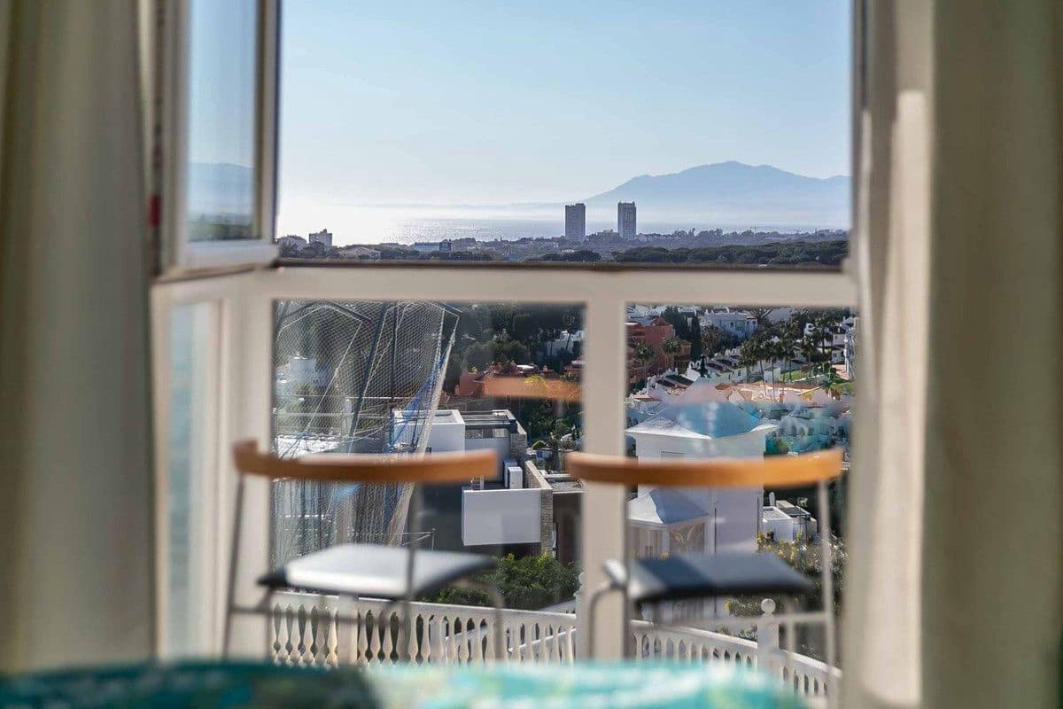 3 soverom Rekkehus til salgs i Marbella med svømmebasseng garasje - € 895 000 (Ref: 9414906)