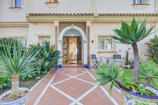 3 soverom Rekkehus til salgs i Cabopino - Artola, Marbella med svømmebasseng garasje - € 895 000 (Ref: 9414906)