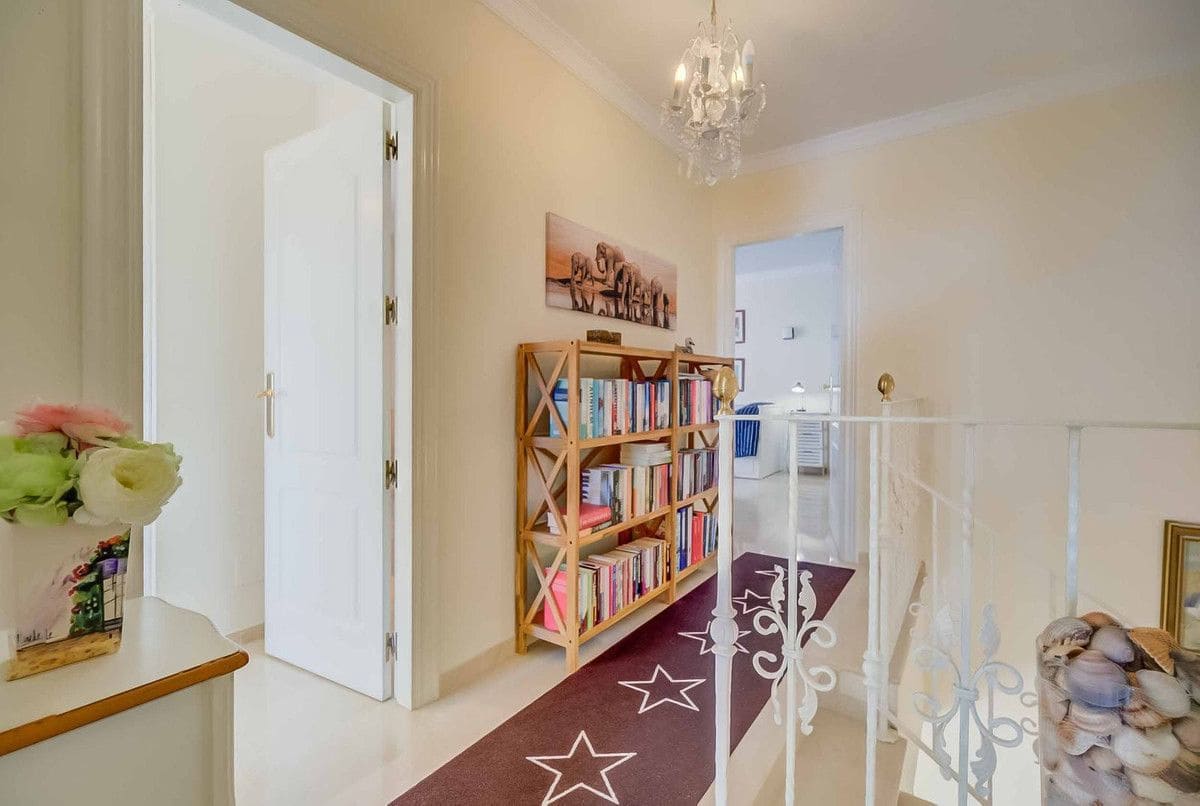 3 soverom Rekkehus til salgs i Marbella med svømmebasseng garasje - € 895 000 (Ref: 9414906)