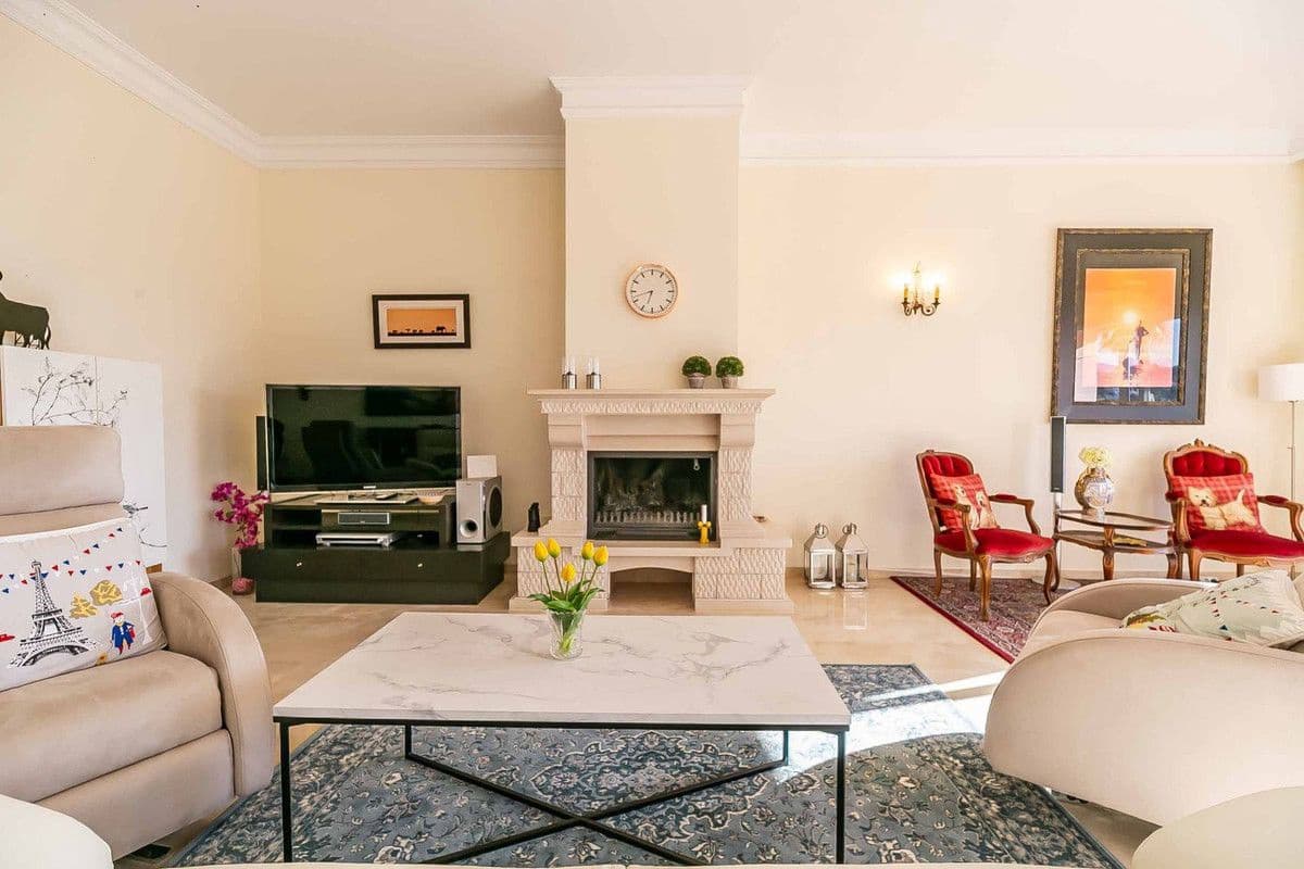 3 soverom Rekkehus til salgs i Marbella med svømmebasseng garasje - € 895 000 (Ref: 9414906)