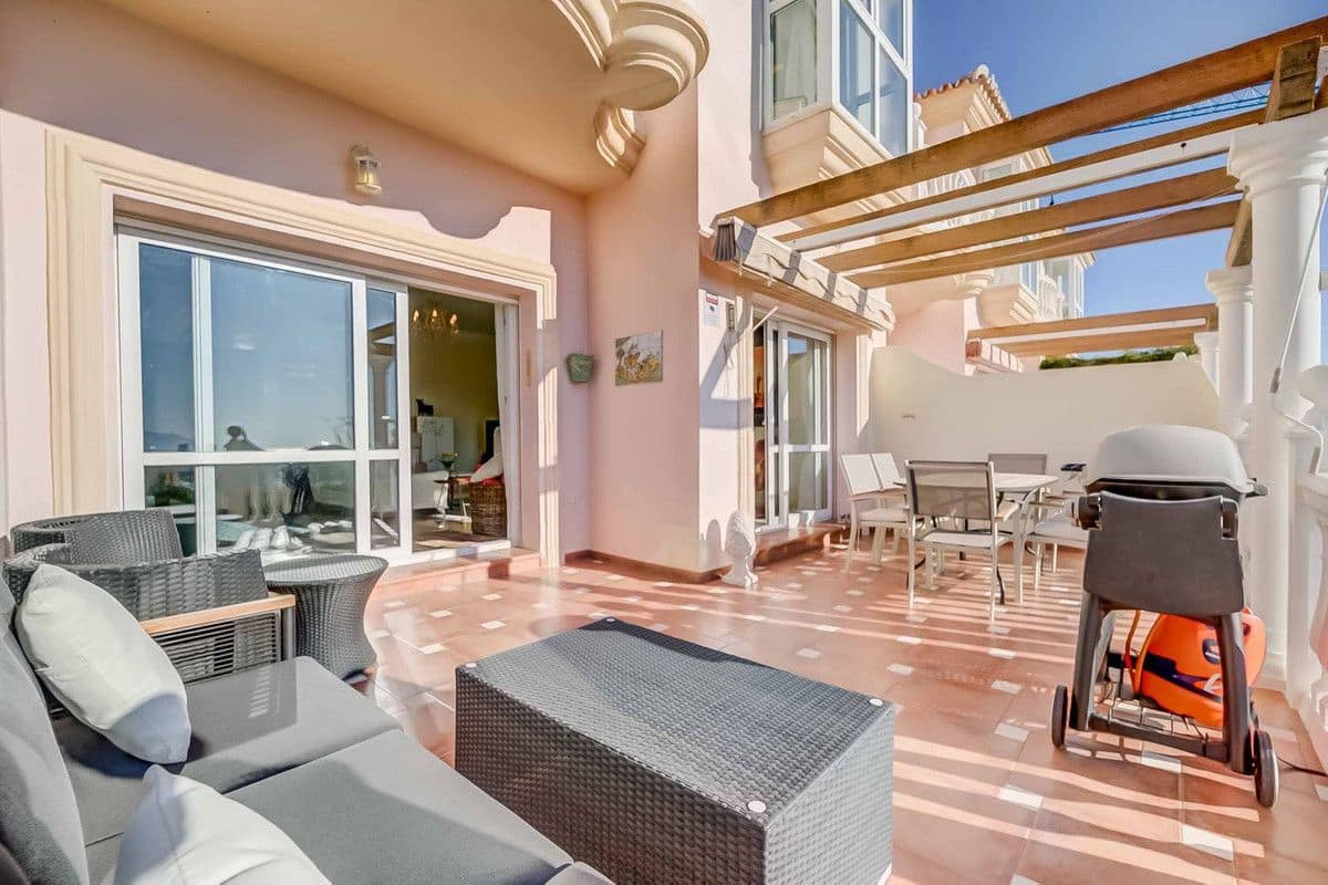 3 soverom Rekkehus til salgs i Marbella med svømmebasseng garasje - € 895 000 (Ref: 9414906)
