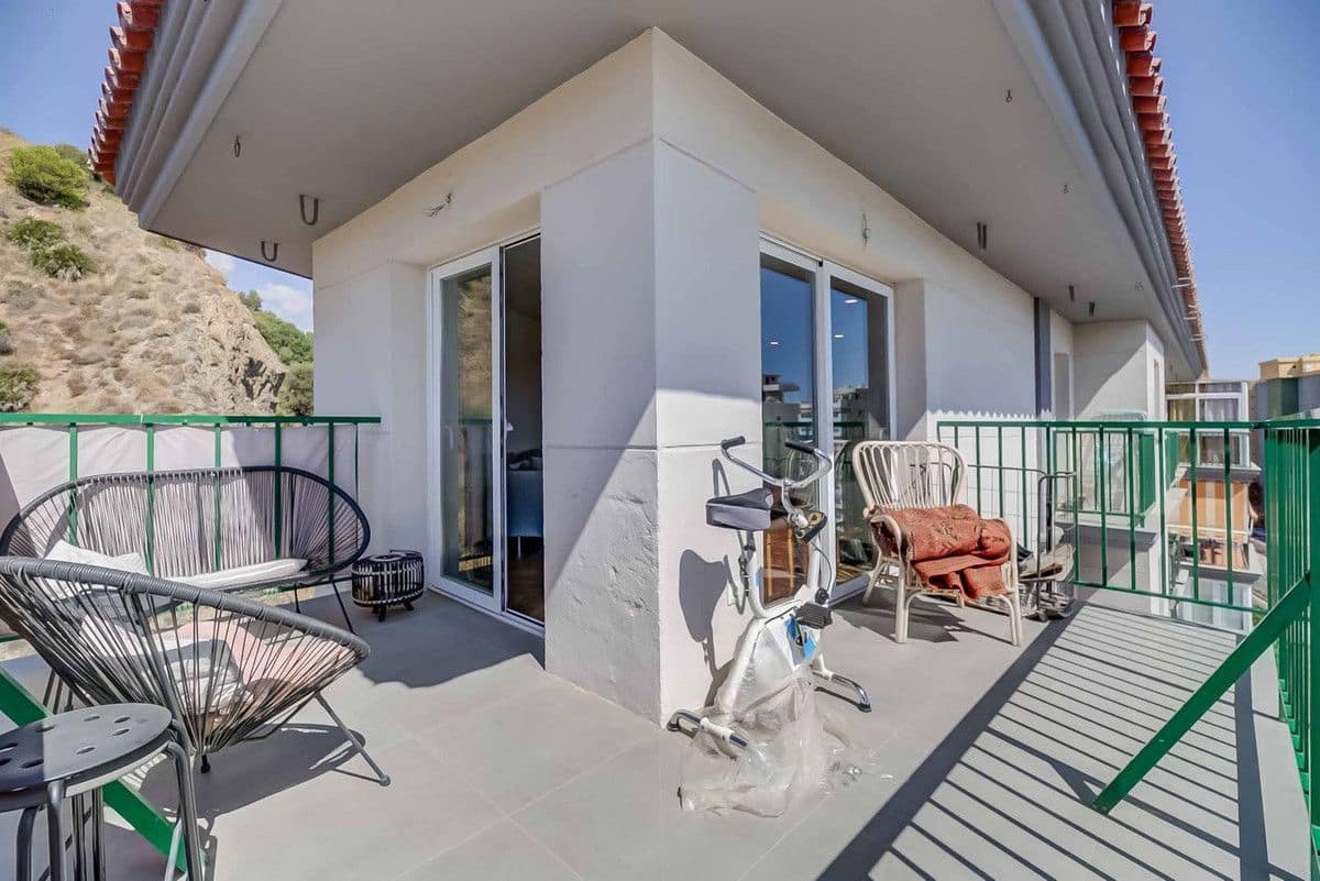 3 soveværelse Strandlejlighed til salg i Fuengirola med garage - € 469.000 (Ref: 9414907)