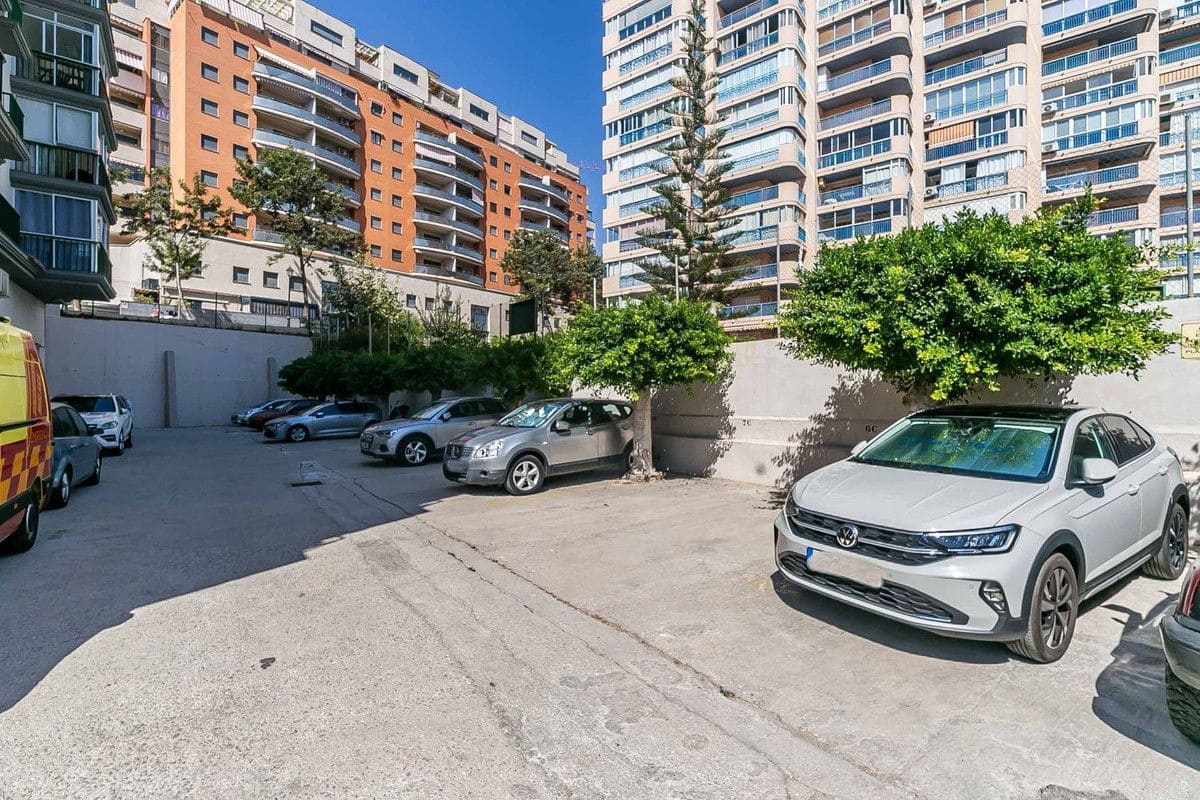 3 soveværelse Strandlejlighed til salg i Fuengirola med garage - € 469.000 (Ref: 9414907)