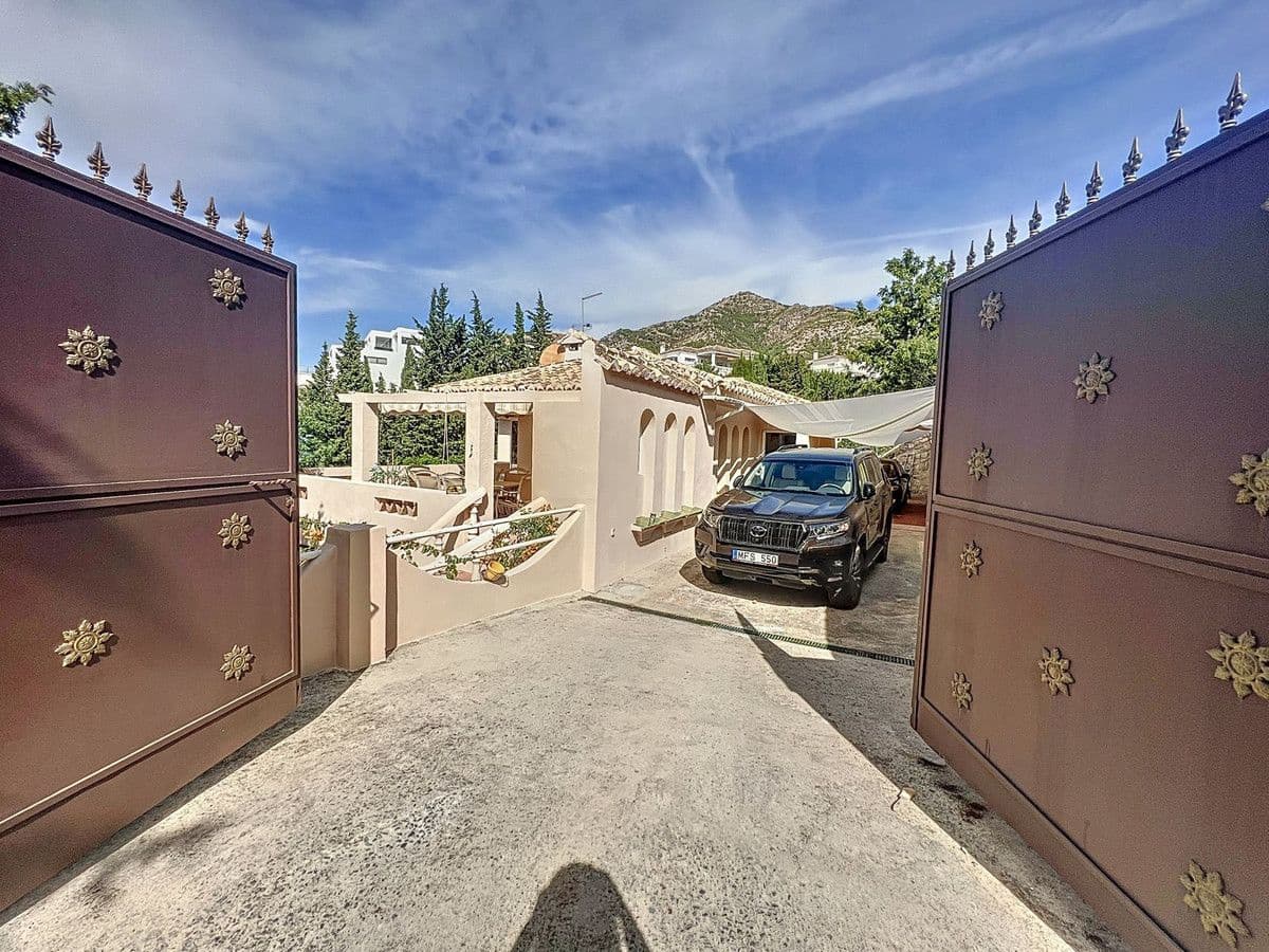 5 soveværelse Villa til salg i Mijas med swimmingpool garage - € 1.000.000 (Ref: 9429112)