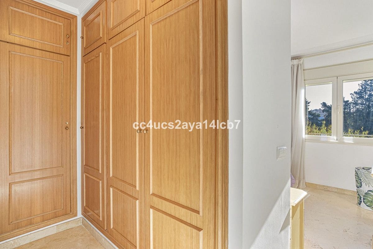 3 soverom Leilighet til salgs i Marbella med svømmebasseng garasje - € 455 000 (Ref: 9431990)