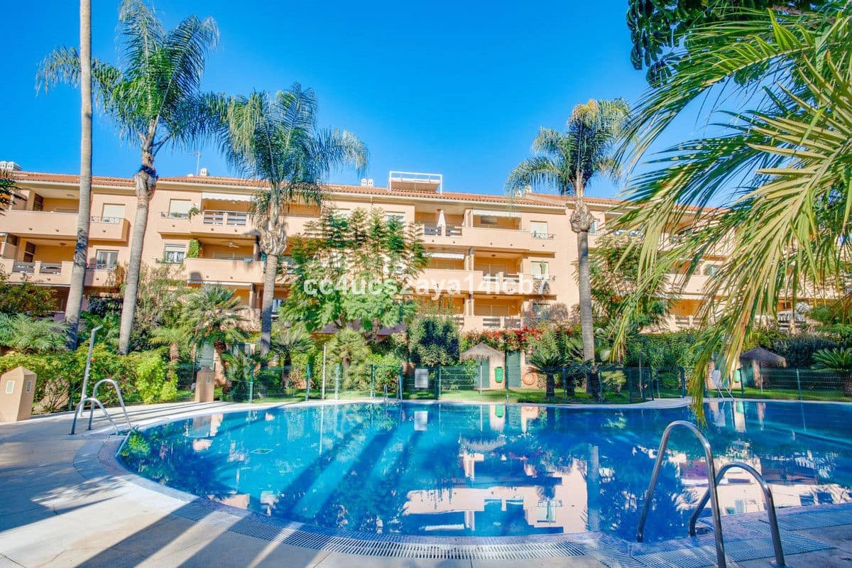 3 soverom Leilighet til salgs i Marbella med svømmebasseng garasje - € 455 000 (Ref: 9431990)