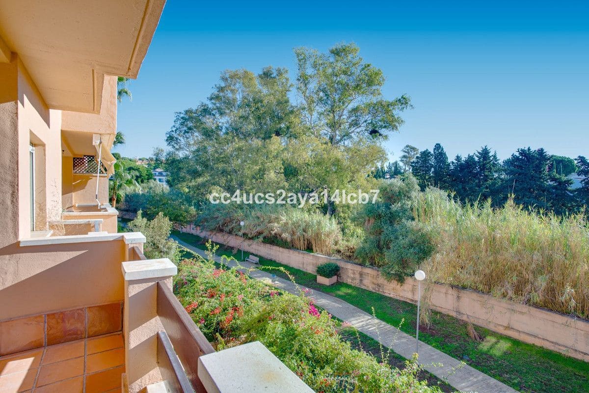 3 soverom Leilighet til salgs i Marbella med svømmebasseng garasje - € 455 000 (Ref: 9431990)