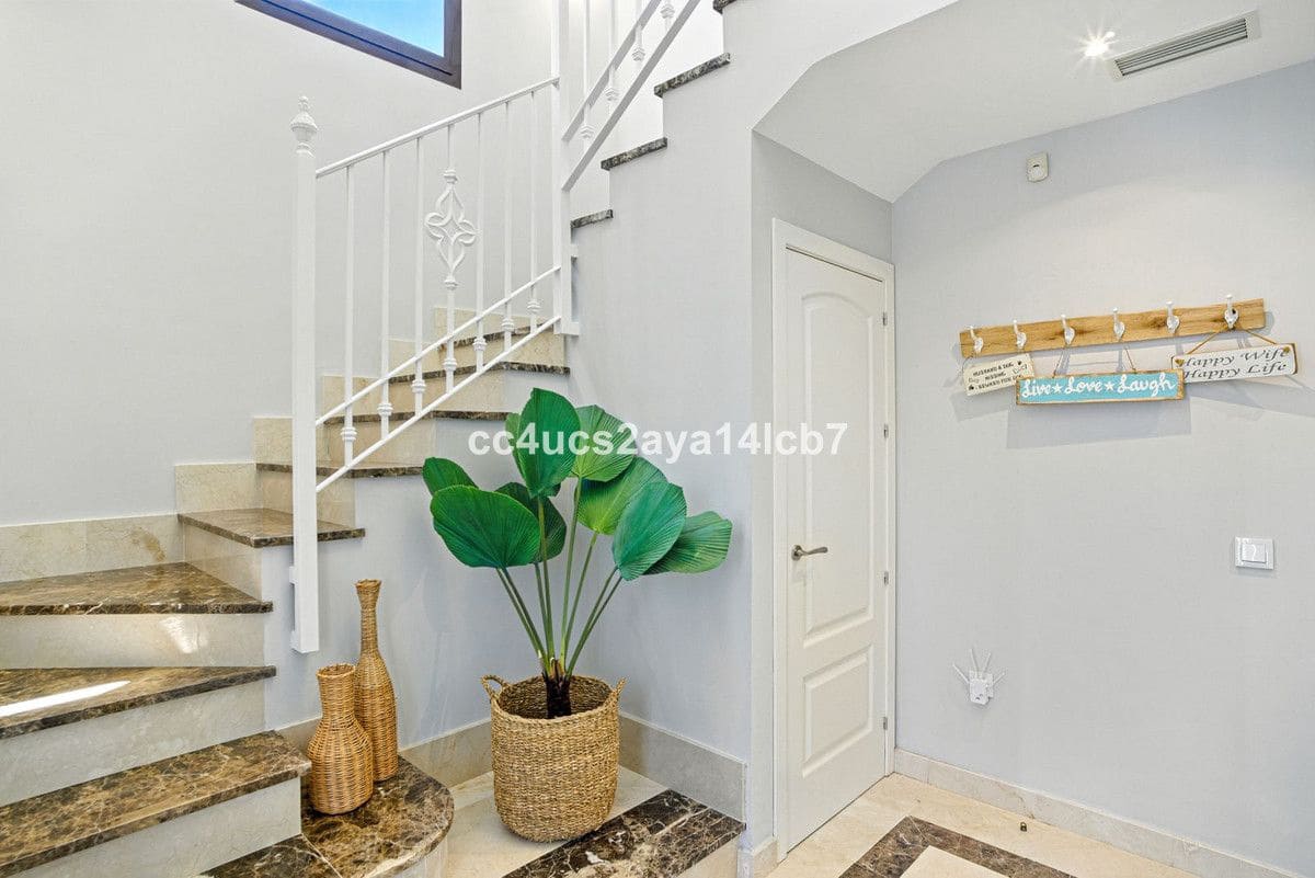 3 bedroom Villa for sale in Bel-Air with garage - € 945,000 (Ref: 9438985)