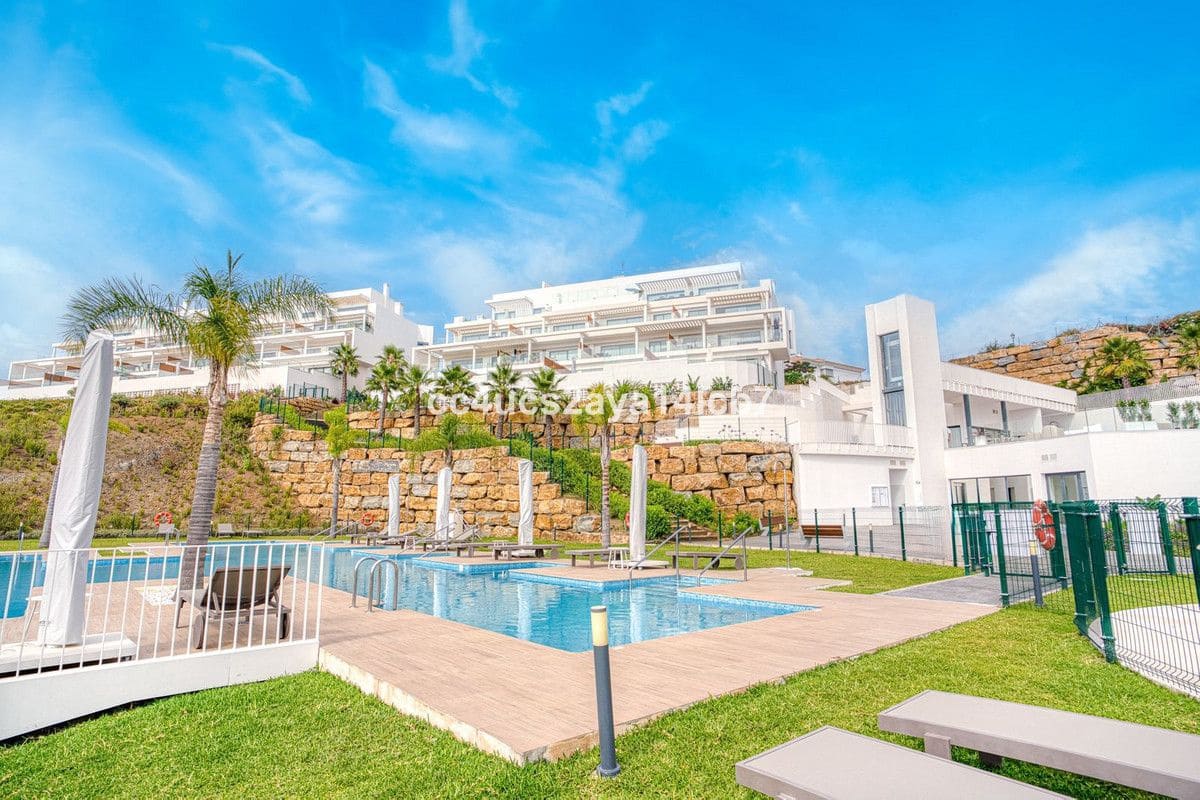 3 sypialnia Apartament na sprzedaż w Mijas z basenem garażem - 739 000 € (Ref: 9438986)