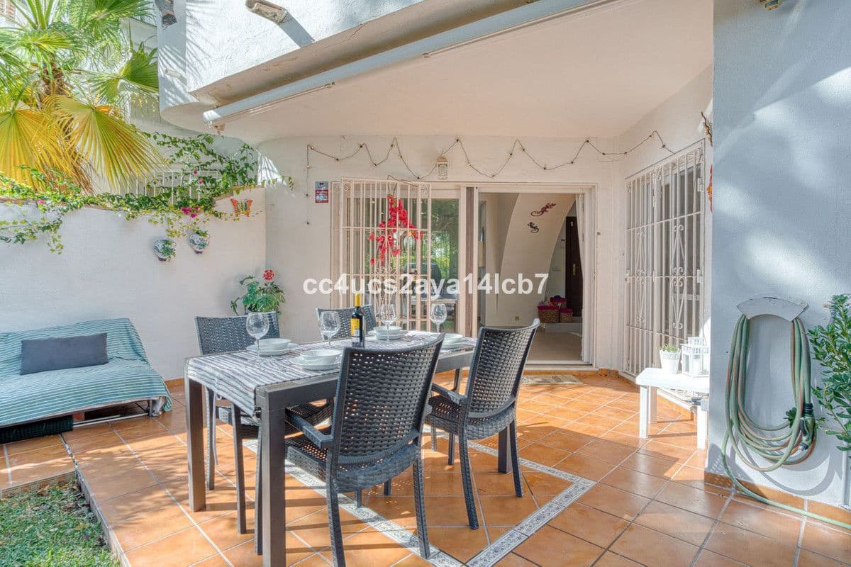 3 makuuhuone Omakotitalo myytävänä paikassa Mijas mukana uima-altaan 
autotalli - 495 000 € (Ref: 9438987)