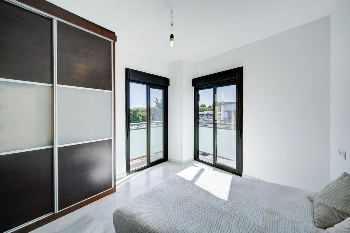 Piso de 3 habitaciones en Mijas en venta con garaje - 295.000 € (Ref: 9451563)