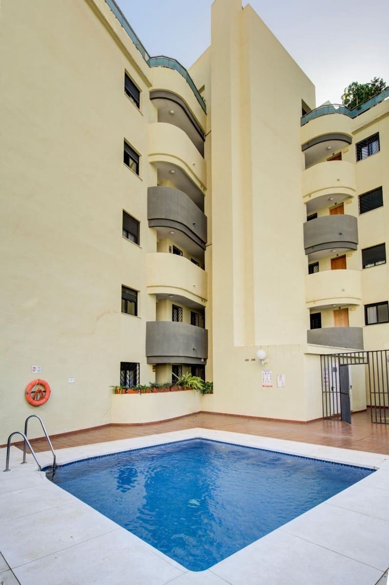 Piso de 3 habitaciones en Mijas en venta con garaje - 295.000 € (Ref: 9451563)