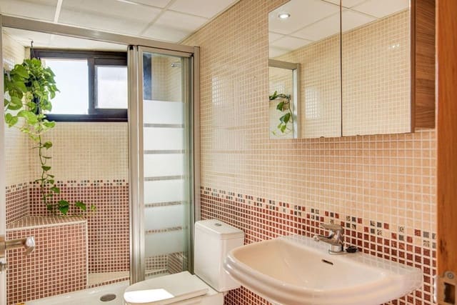 Piso de 3 habitaciones en Las Flores, Mijas en venta con garaje - 295.000 € (Ref: 9451563)