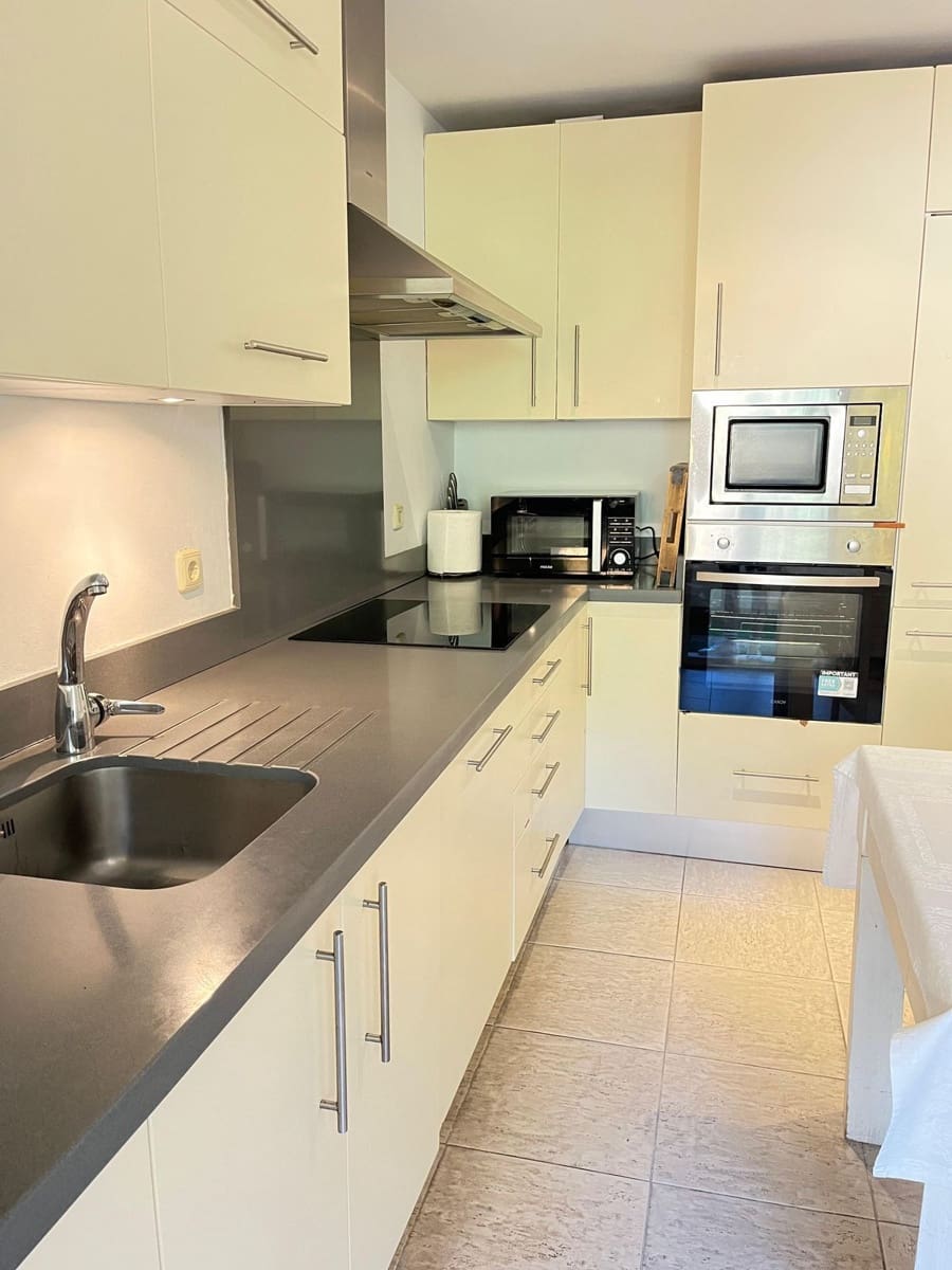 3 soveværelse Lejlighed til salg i Marbella med swimmingpool garage - € 699.000 (Ref: 9451565)