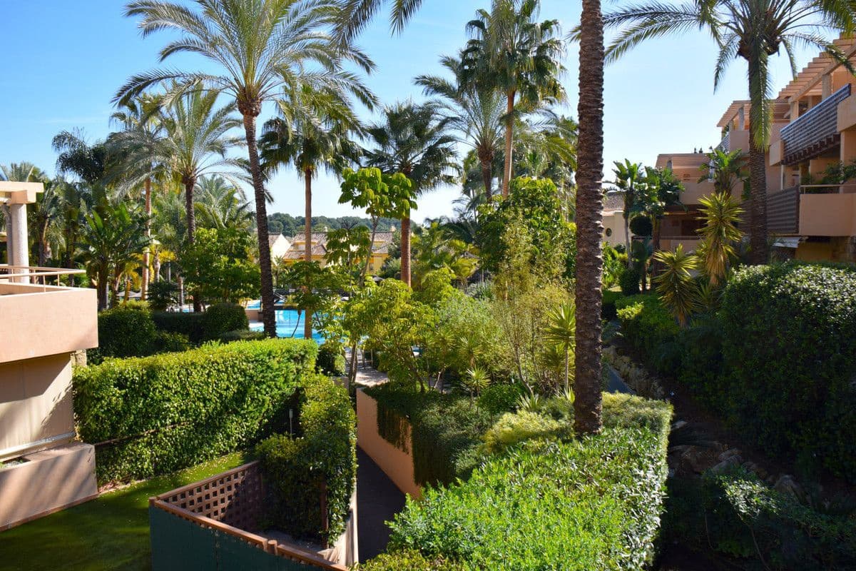 3 soveværelse Lejlighed til salg i Marbella med swimmingpool garage - € 699.000 (Ref: 9451565)