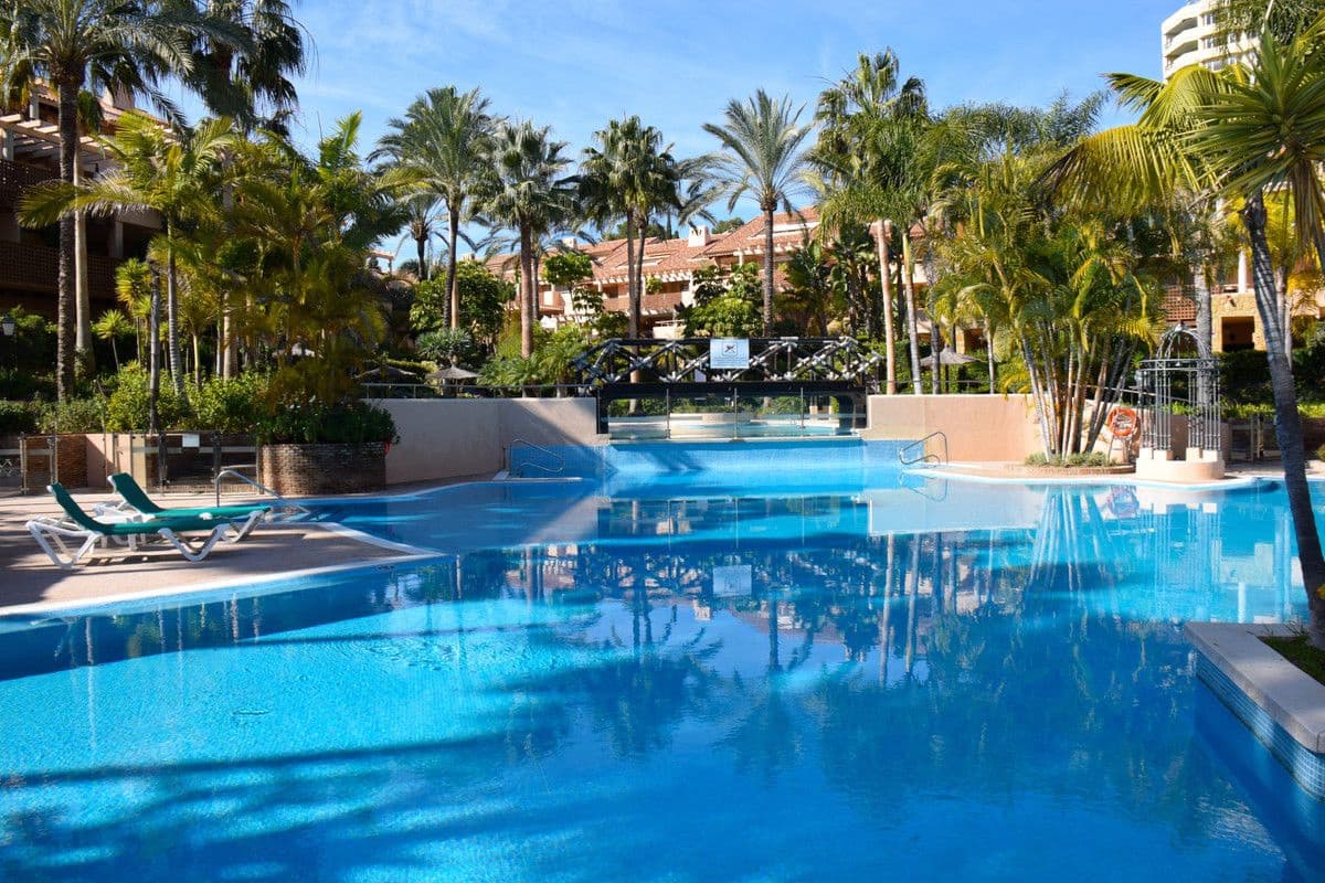 3 soveværelse Lejlighed til salg i Marbella med swimmingpool garage - € 699.000 (Ref: 9451565)