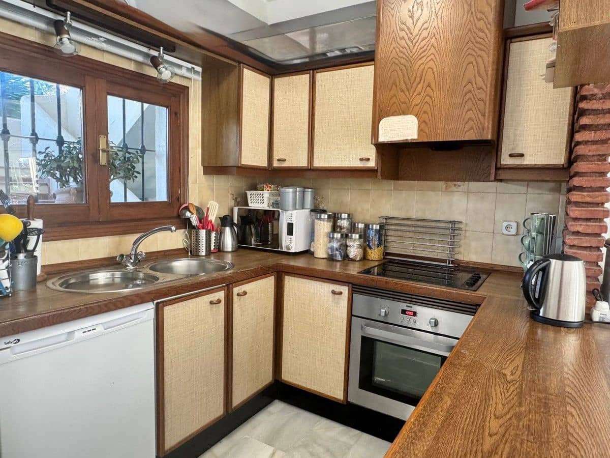 2 sypialnia Apartament na sprzedaż w Marbella z basenem garażem - 350 000 € (Ref: 9451566)